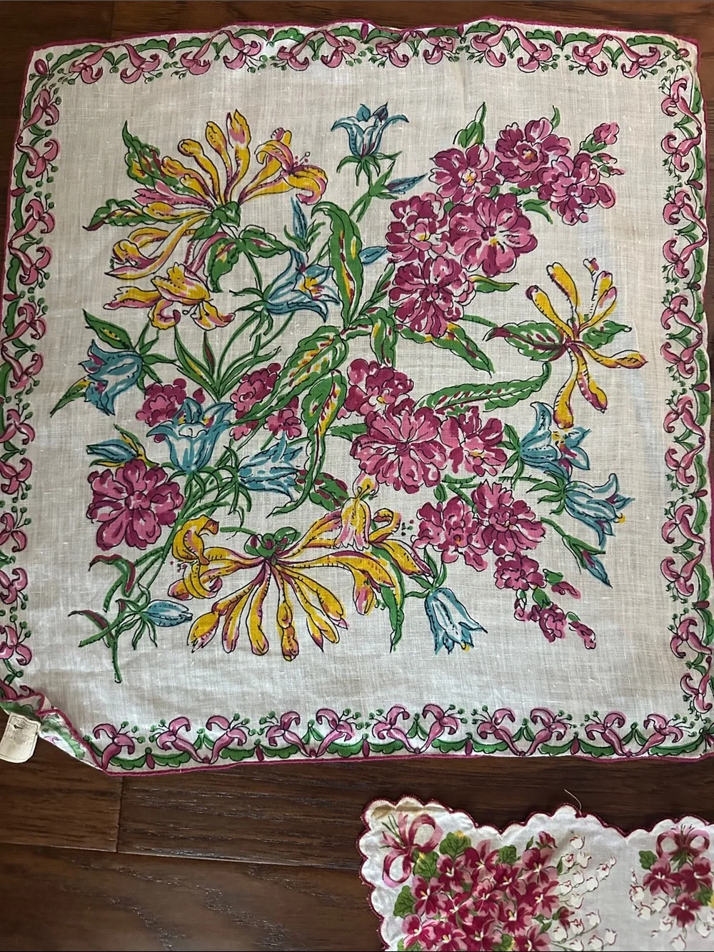 Vintage handkerchiefs Set with Pink Accents
